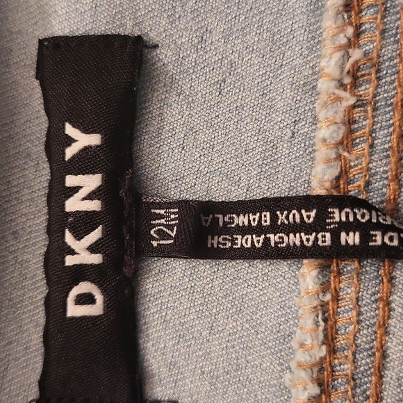 DKNY light wash denim jacket - Picture 3 of 5